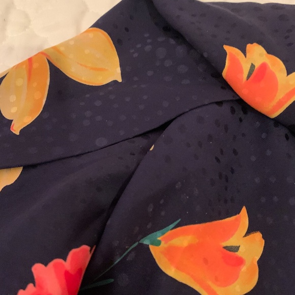 Pre-owned Vintage 1980s/1990s Navy Pinstripe BILL BLASS  Blazer & Fringed Scarf - Picture 11 of 11